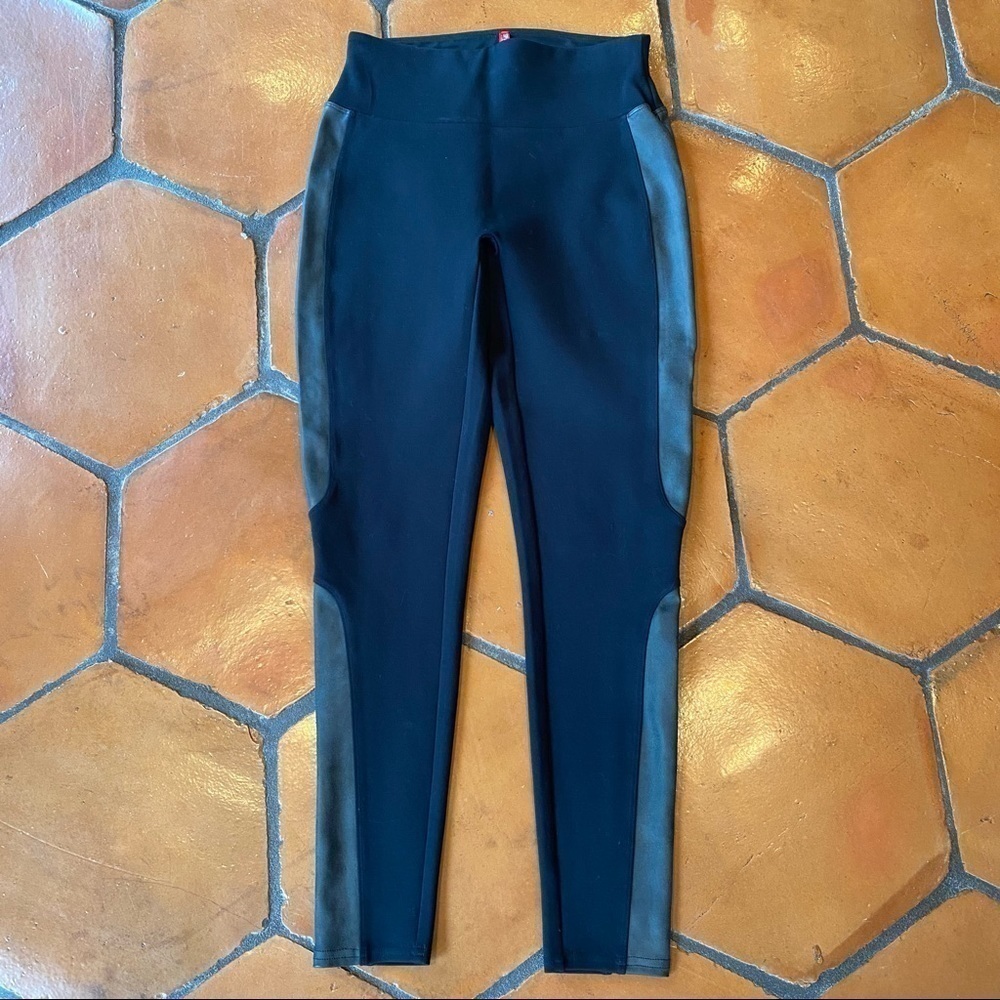 Spanx Black Ankle Length Riding Leggings Faux Leather Sides NEW Small S
